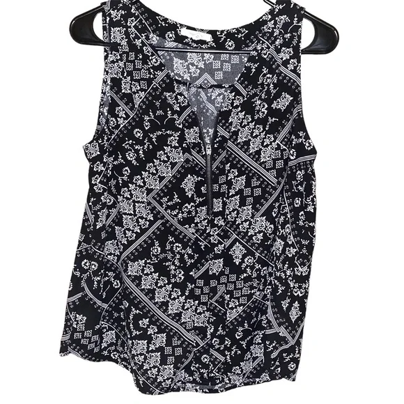 MAURICES Women’s Zip Neck sleeveless Blouse. Black & White SIZE MEDIUM - Picture 1 of 6